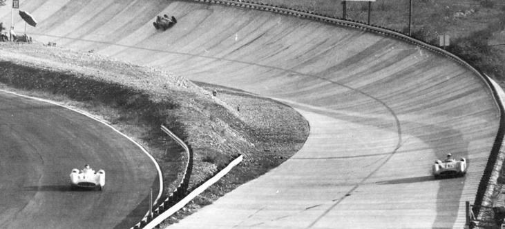 Autodromo di Monza vecchia curva sopraelevata Pubblicato da Dr Caligari