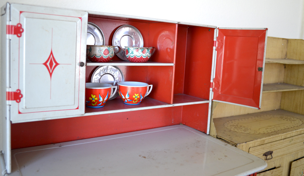 The Copycat Collector COLLECTION 204 Vintage Child's Kitchen