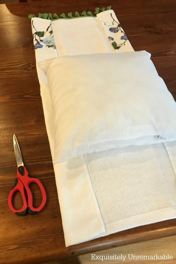 DIY Easy Pillow Cover with Kitchen towel