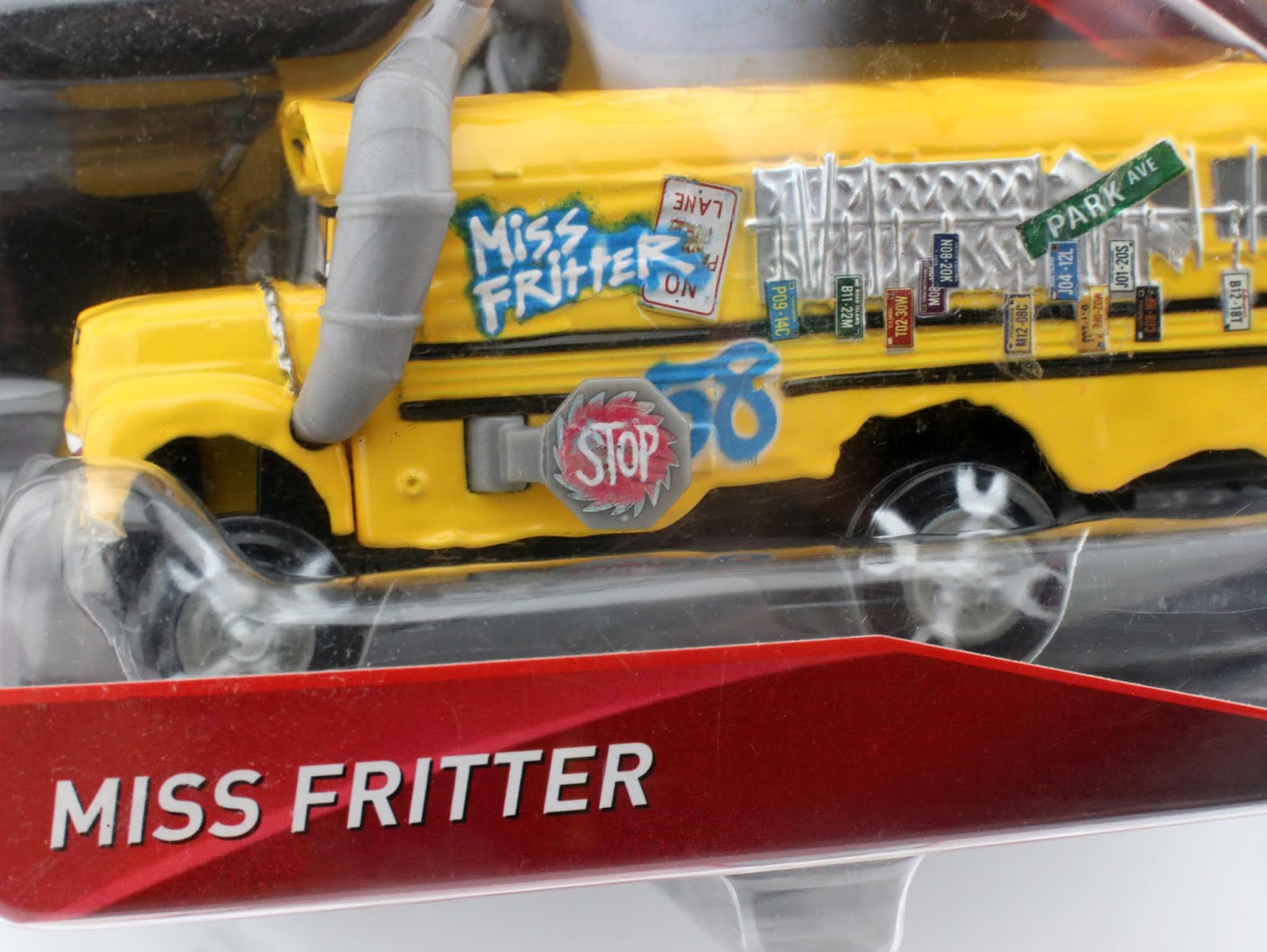 Cars 3 Miss Fritter diecast