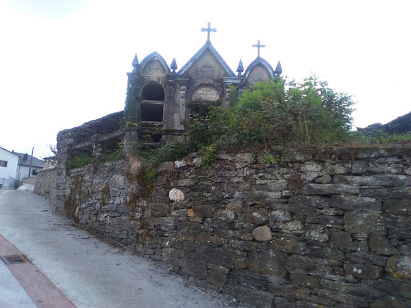El cementerio de Berducedo en ruinas. Camino Primitivo