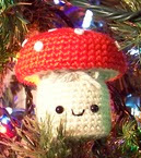 http://translate.google.es/translate?hl=es&sl=en&tl=es&u=http%3A%2F%2Fbellasartes.blogspot.com.es%2F2008%2F12%2Fhappi-mushroom-amigurumi-free-pattern.html