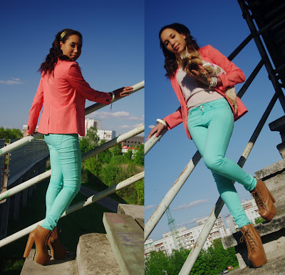 How to style aqua jeans, Aqua and coral, Colourblock outfit, how to style a coral blazer