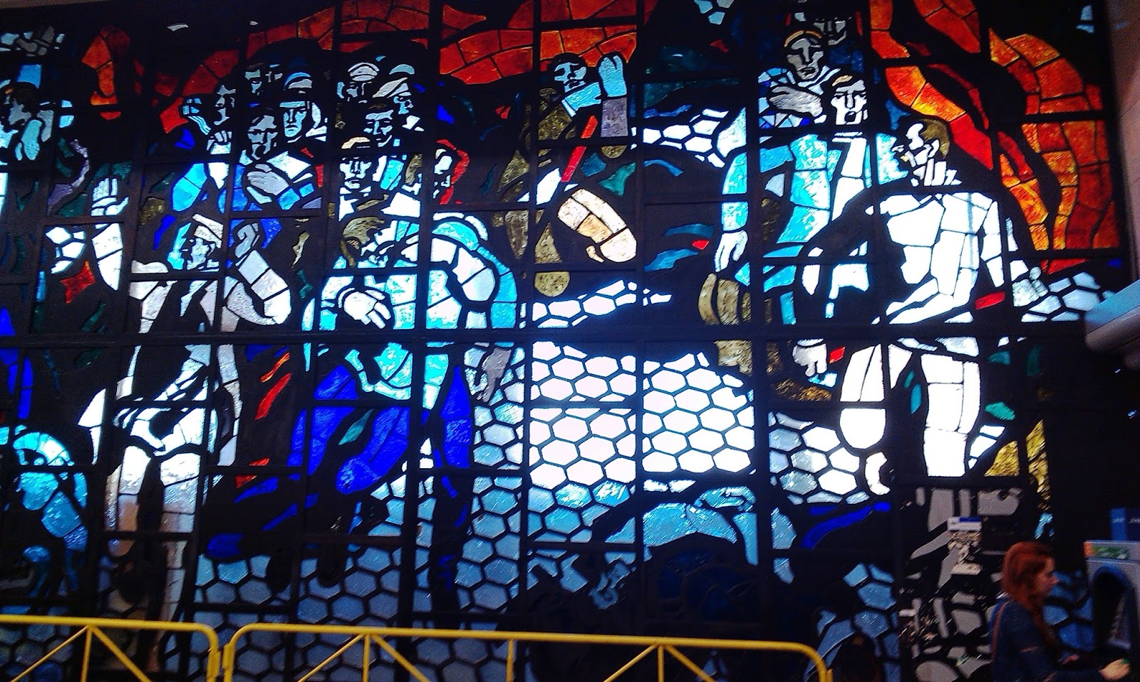 советские витражи. витражные окна. витраж геншин. витраж завод. витраж завод.