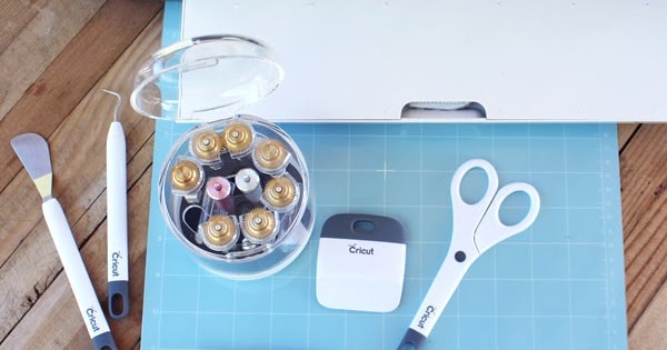DIY CRICUT TOOL ORGANIZER - Decorate with Tip and More