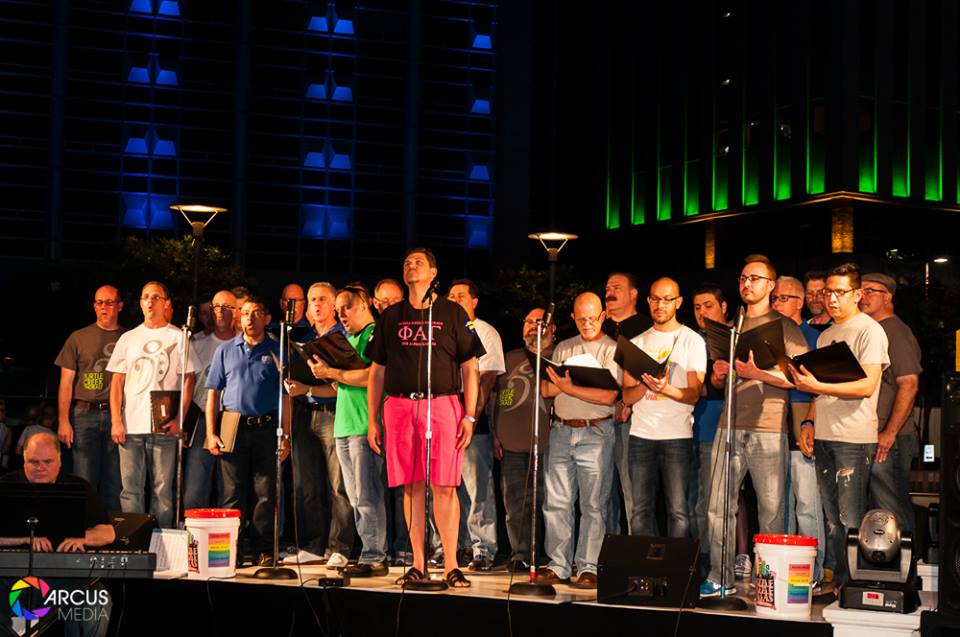 DALLAS LIGHT AND SOUND Two Stages at Razzle Dazzle Dallas Provide