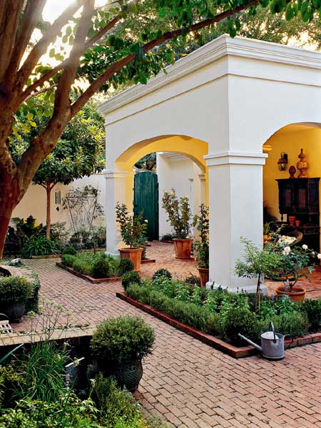 Brick Driveway Image: Brick Design In Courtyards