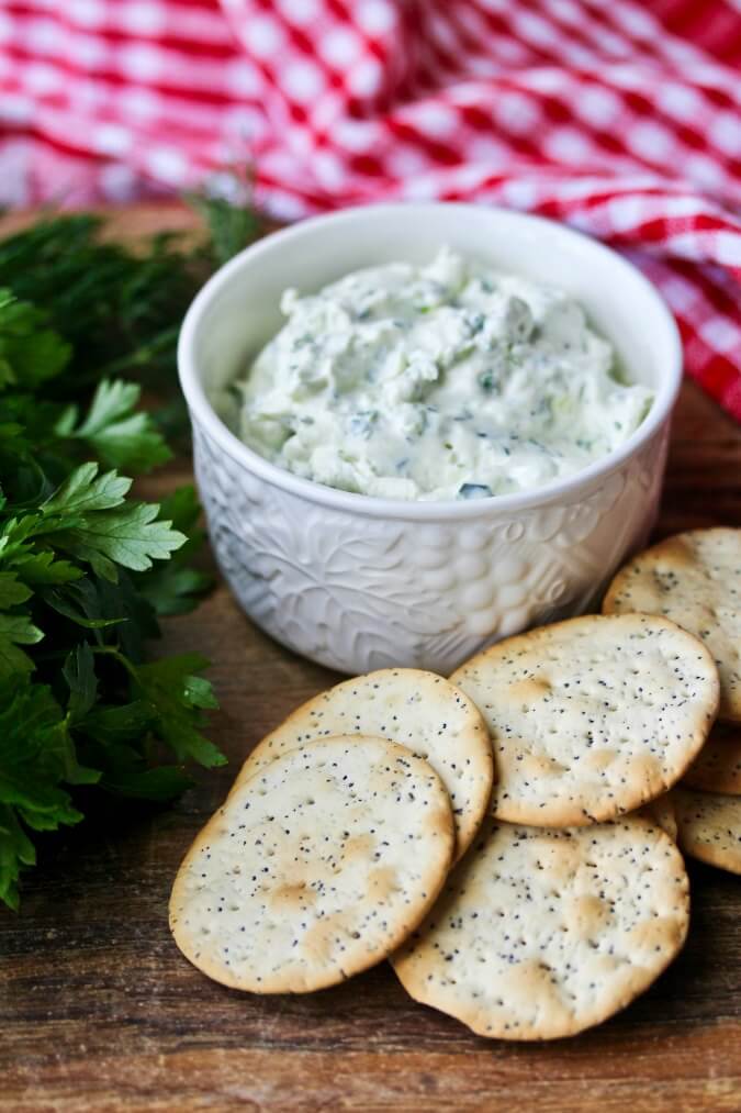 Green Herb Dip with crackers