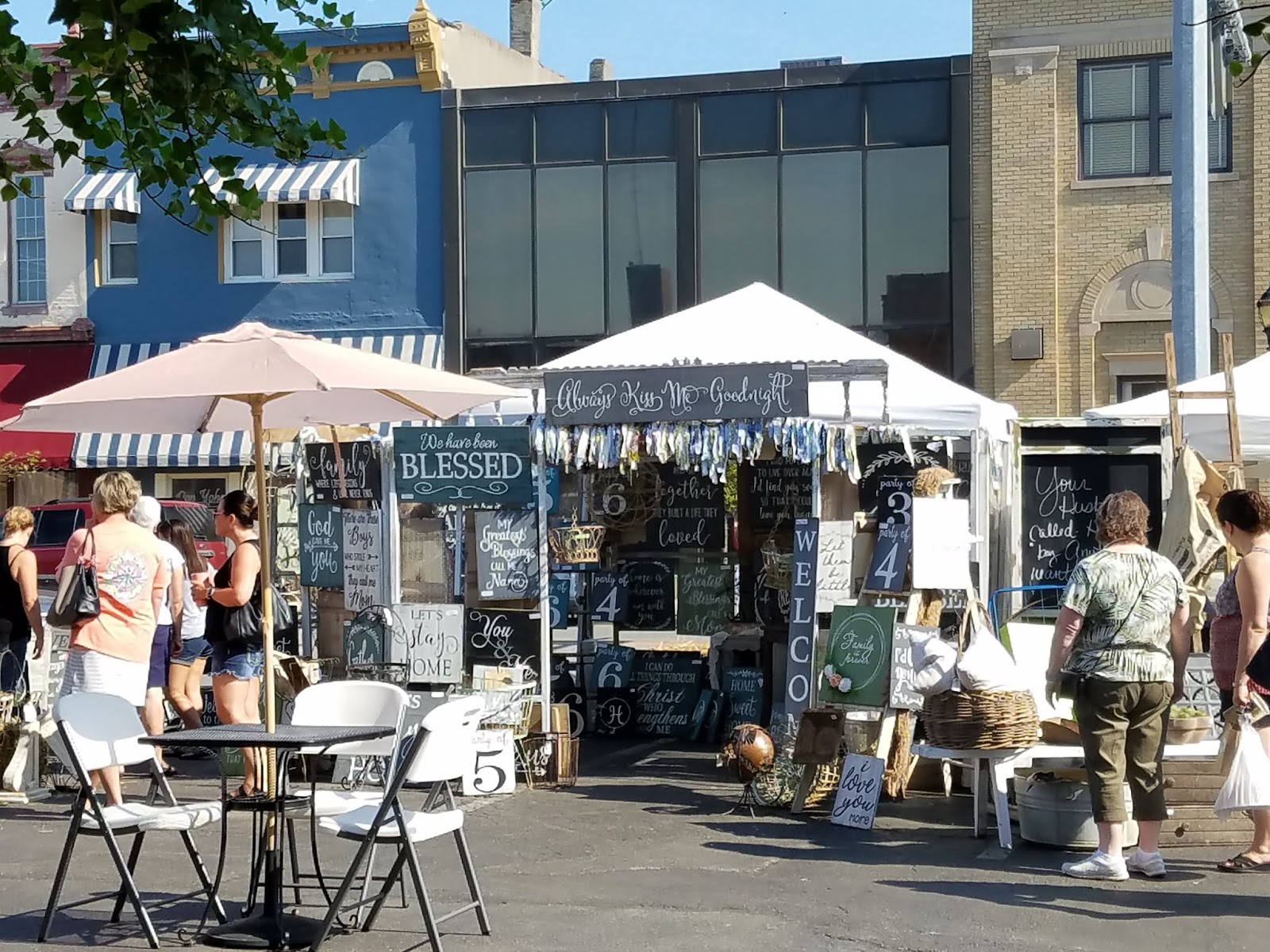 SheJunks Horton's French Flea Market..