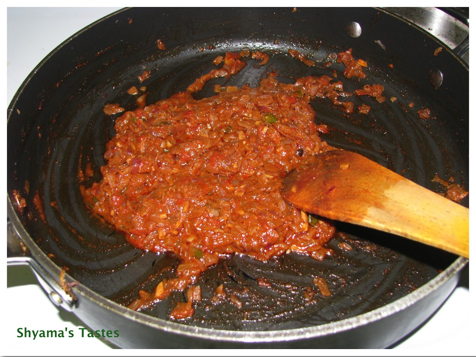 Shyama's Tastes: Chicken Roast- Kerala Style