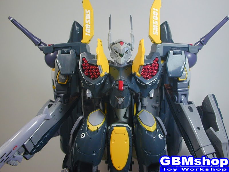 Macross Frontier VF-25S Armored Messiah with Reaction Missiles Battroid Mode