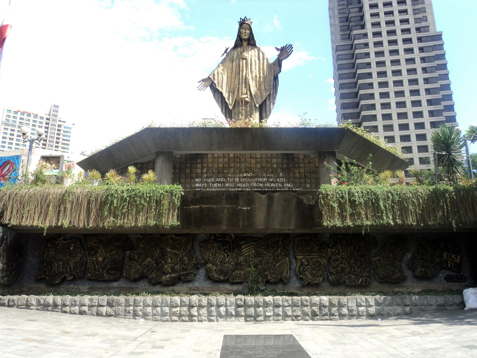Si Maria at ang EDSA The Pivotal Role of the Blessed Virgin Mary in