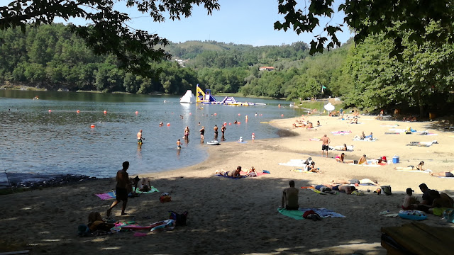 Praia Fluvial da Albufeira da Queimadela