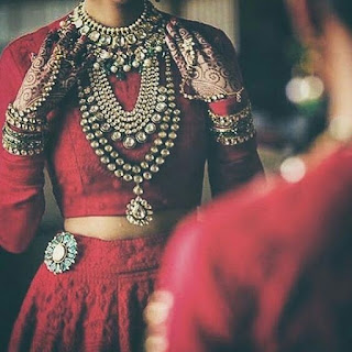 Necklace enhances the look of the bride and is one of the 16 shringars of a traditional Hindu bride.