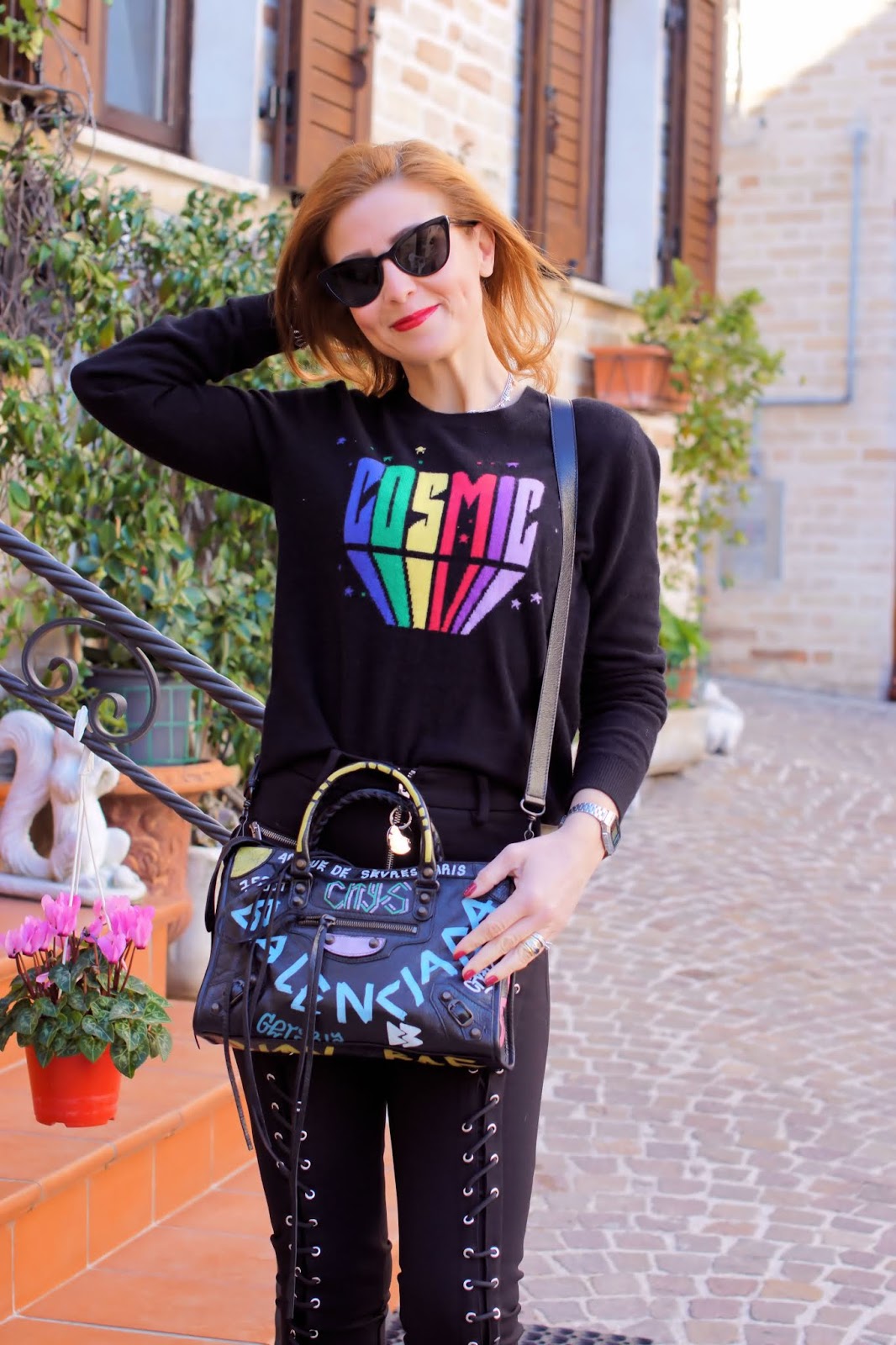Rocker chick style with my Balenciaga graffiti bag on Fashion and Cookies fashion blog, fashion blogger style