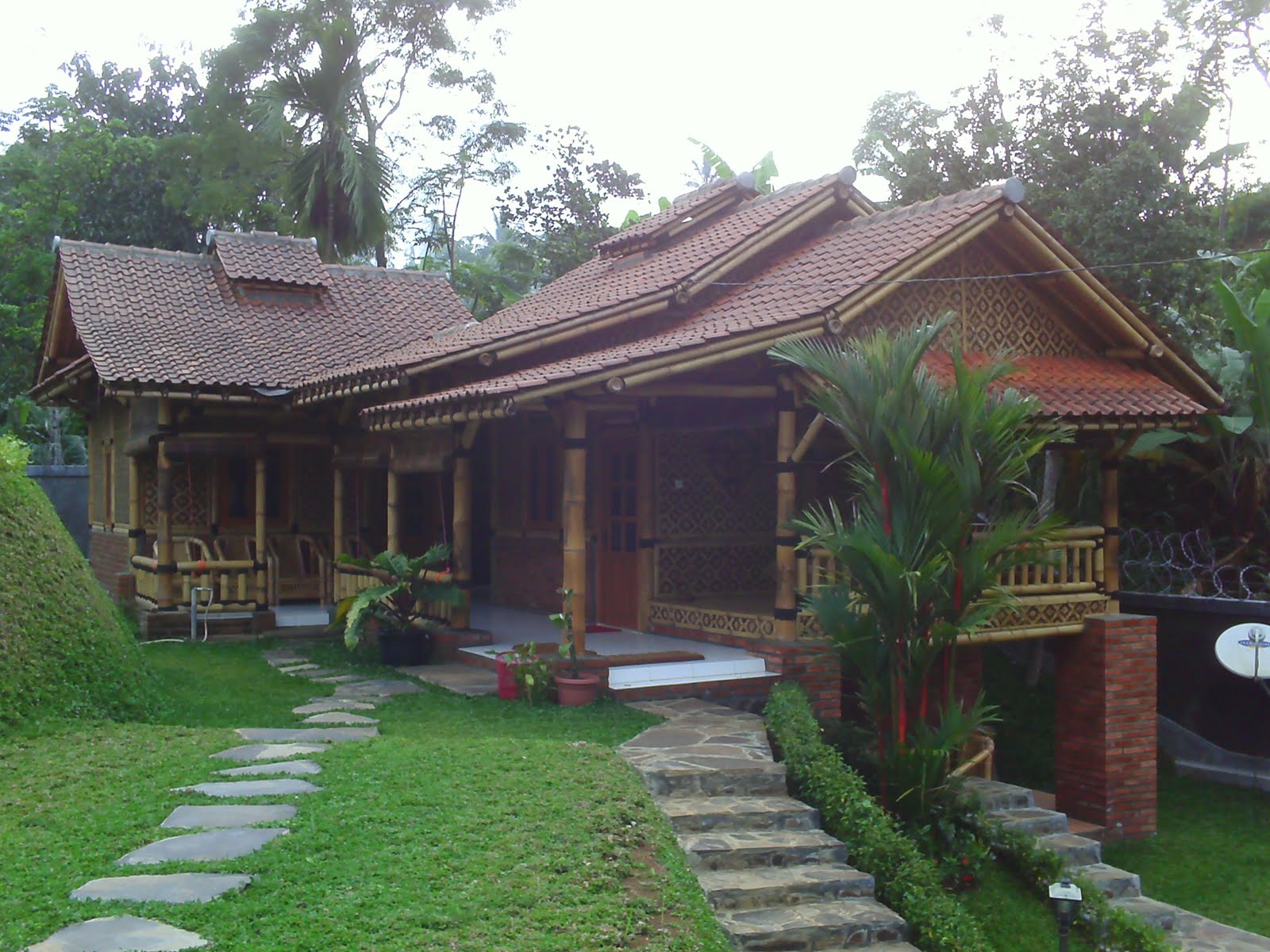 Desain Rumah Villa  Bambu  Eksotik