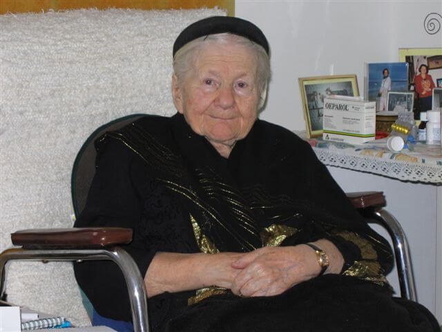 WWII Nurse Reunited With Some Of The 2,500 Jewish Kids She Saved From The Nazis WWII Nurse Reunited With Some Of The 2,500 Jewish Kids She Saved From The Nazis
