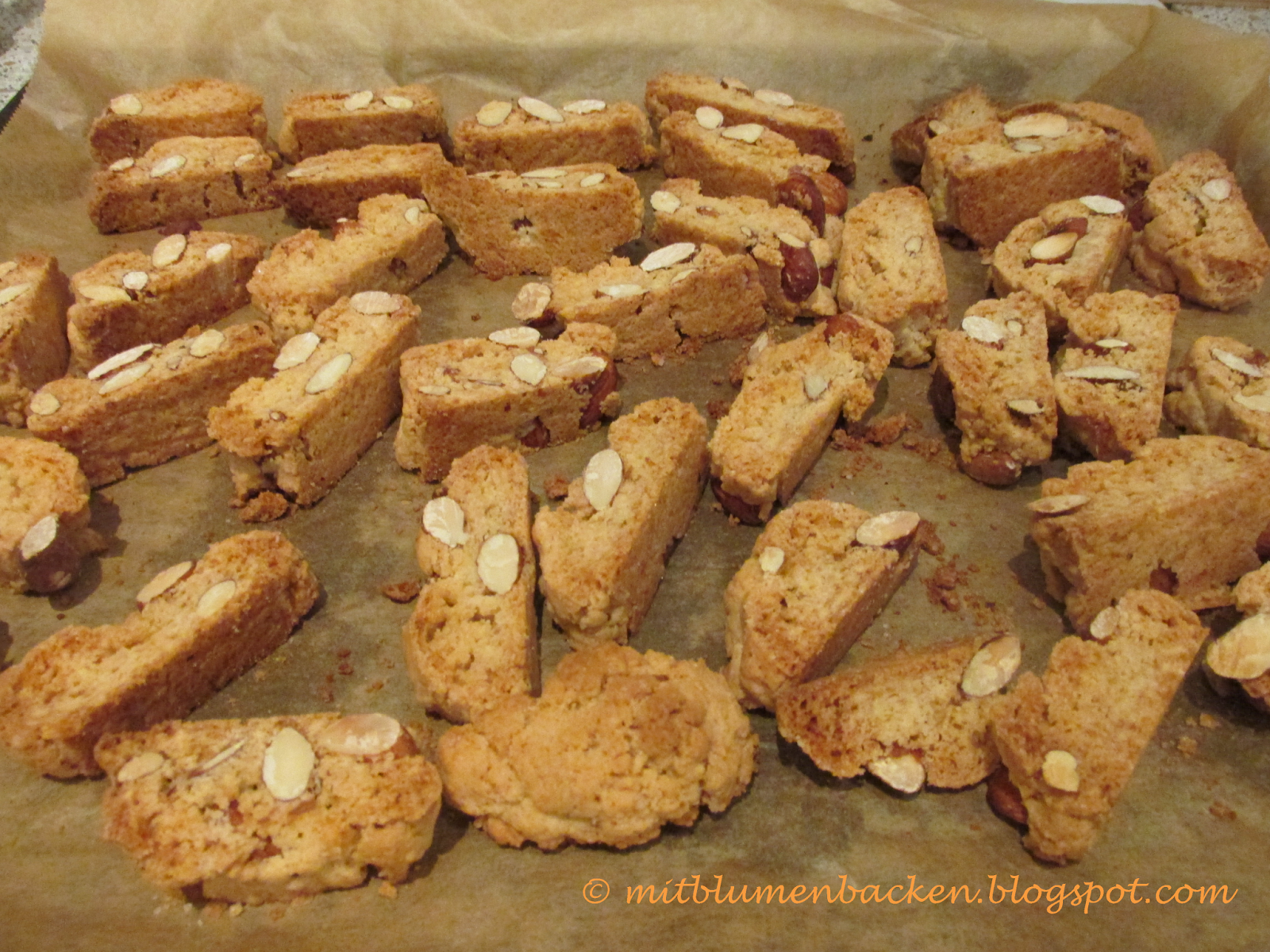 Backen mit Blumen: Cantuccini