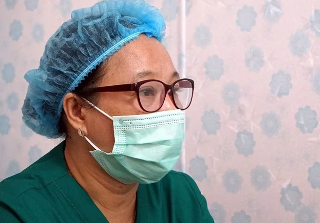 Giọt nước mắt của nữ điều dưỡng trưởng nơi tâm dịch Giọt nước mắt của nữ điều dưỡng trưởng nơi tâm dịch