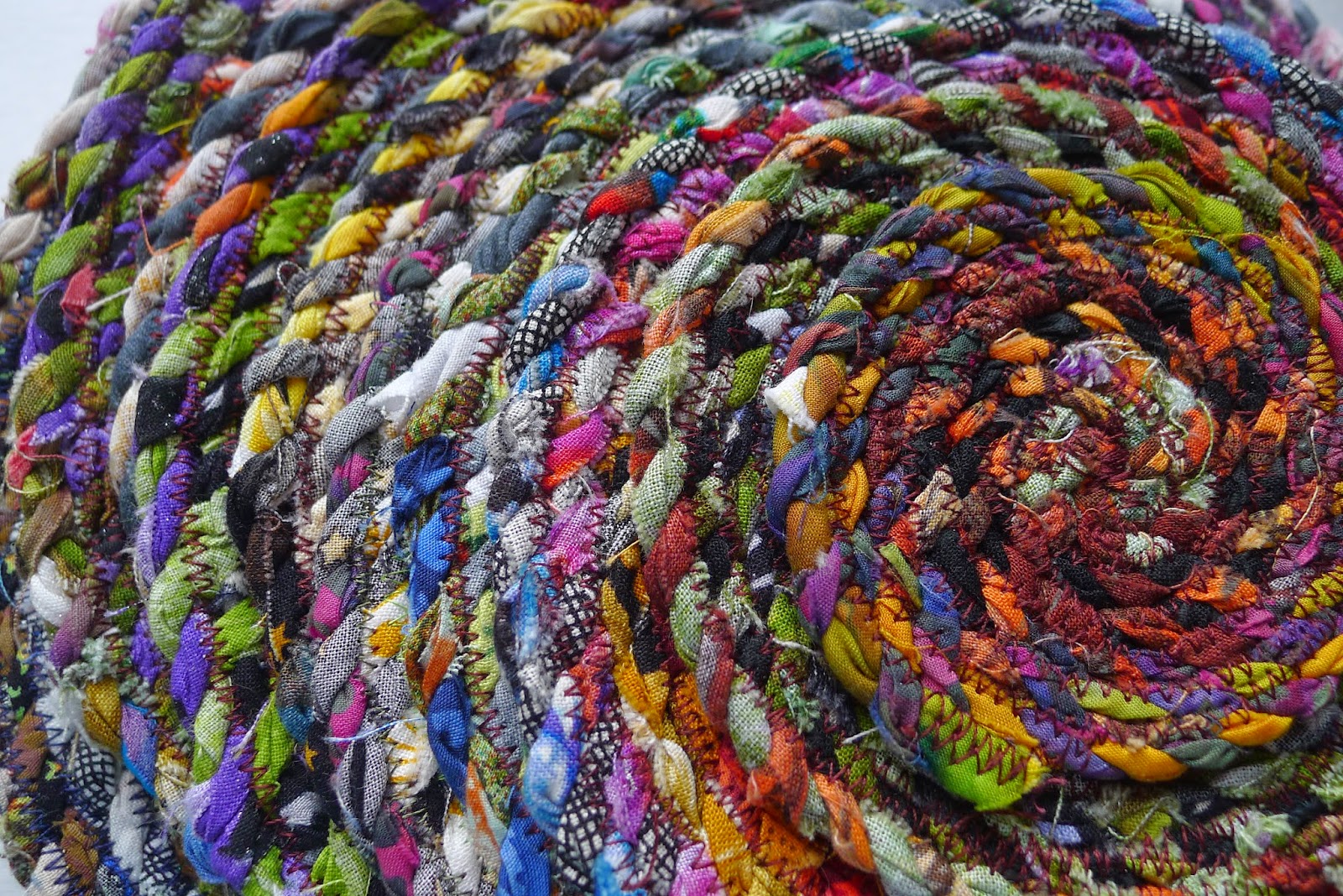 Till We Quilt Again!: Modern Rag Rug! Tut-Link