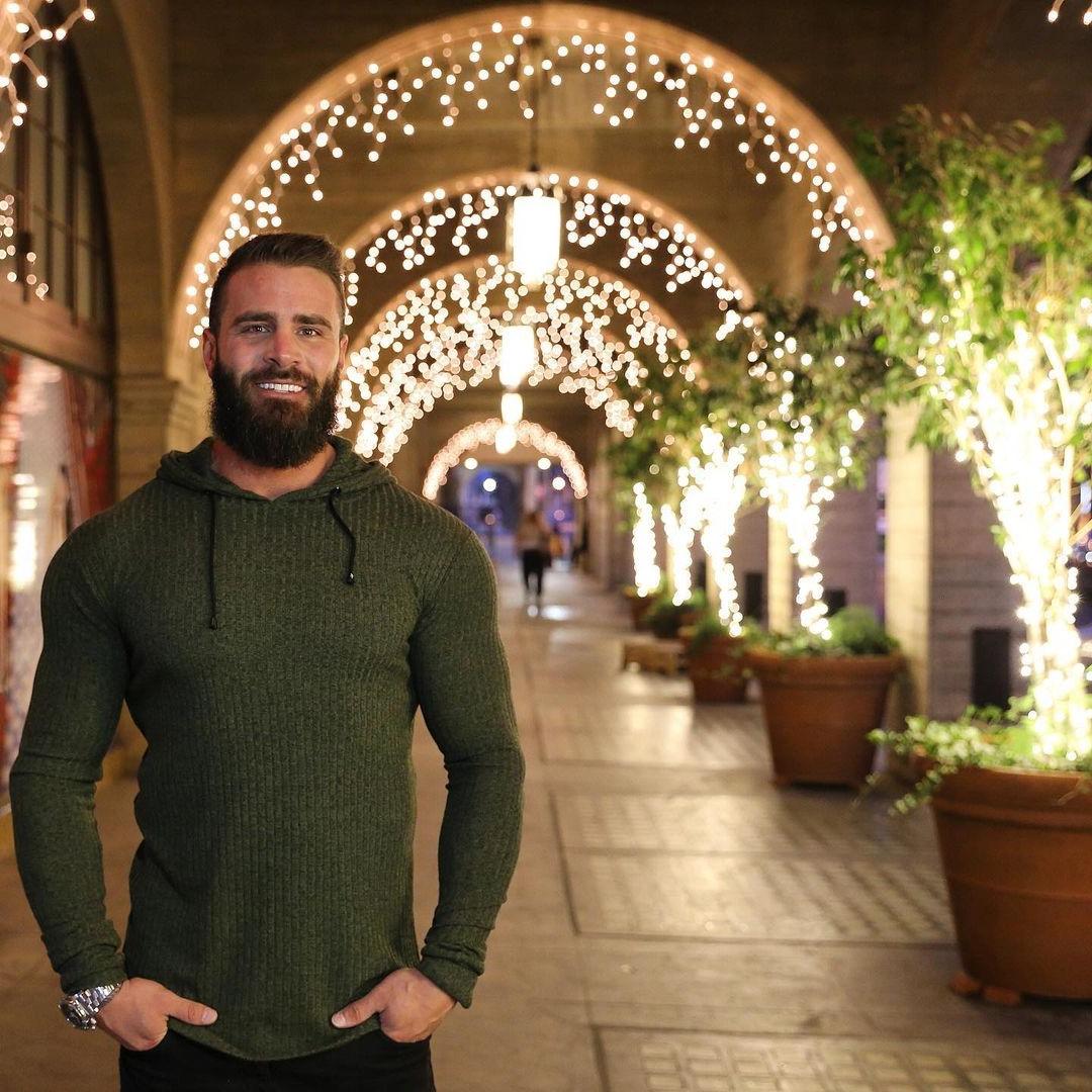 beautiful-bearded-men-parker-egerton-smiling-masculine-alpha-male-muscle-daddy