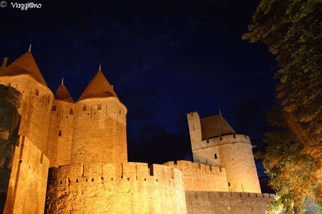 Cinta muraria sotto le luci della sera