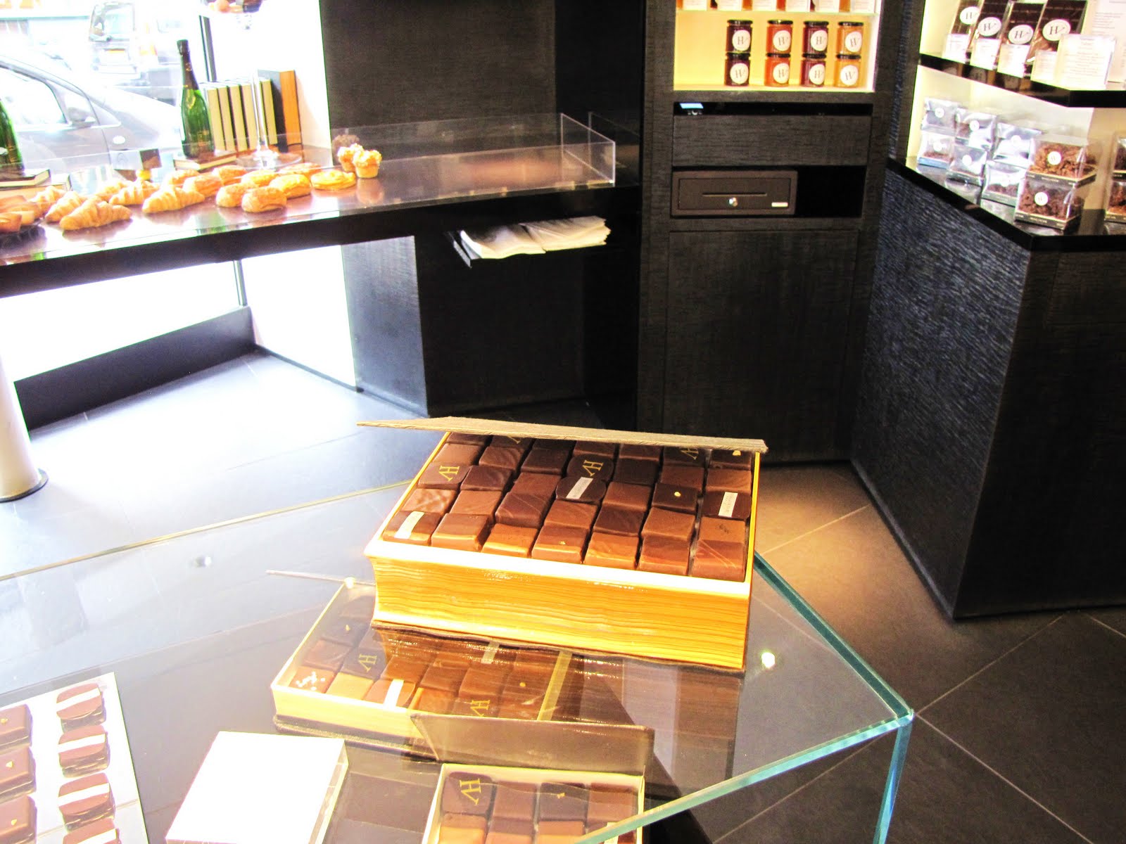 Pâtisserie Paris A Week of Sweets Hugo & Victor