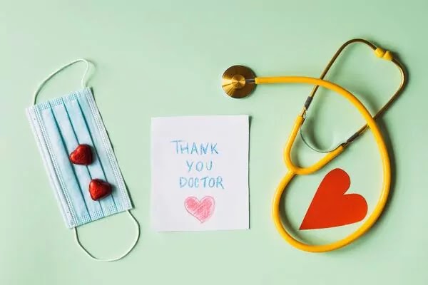 Experts Offer 8 Endometriosis Diet Tips That May Help You Control Symptoms