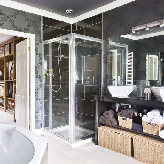 Walls: Wallpaper Inspiration....Bathroom