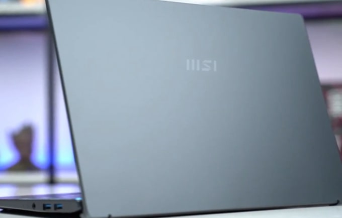 The all-aluminium build of MSI Modern 14 B4MW laptop.