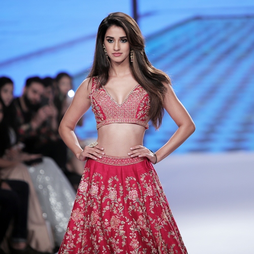 DISHA PATANI MADE HEADS TURN AS THE SHOWSTOPPER FOR KALKIS NEW WEDDING COLLECTION ATHENA AT BTFW 2018