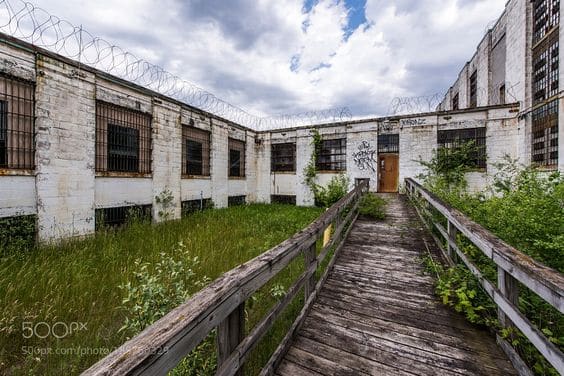 صور نادرة للسجون المهجورة وتاريخها