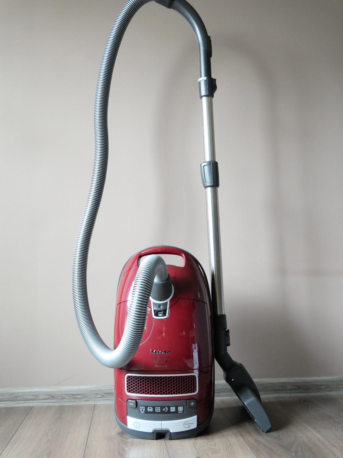 Miele Complete C3 Cat & Dog PowerLine vacuum cleaner opinion in 2020