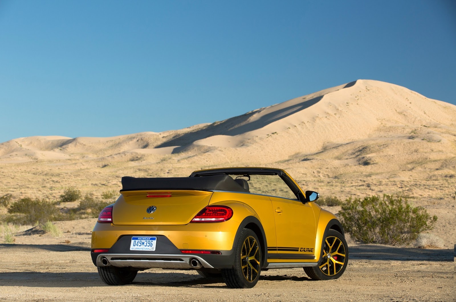 Volkswagen Beetle 2019 Dune кабриолет