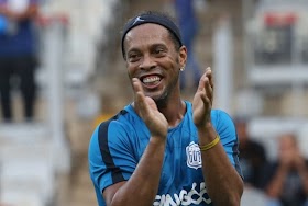 Palsukan Paspor, Ronaldinho Ditangkap di Paraguay