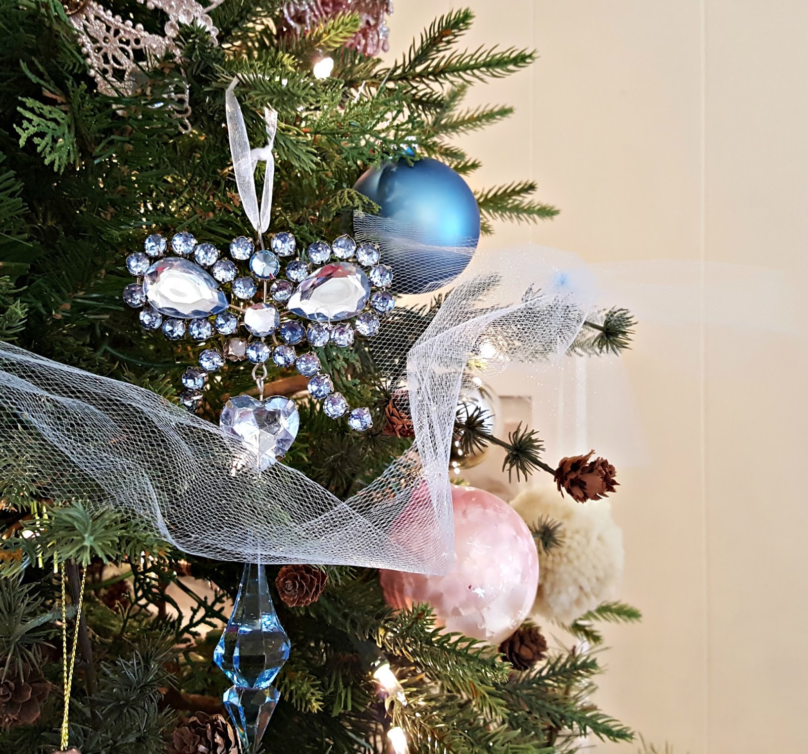 Penny's Vintage Home: Pink Blush and Pale Blue Christmas Tree