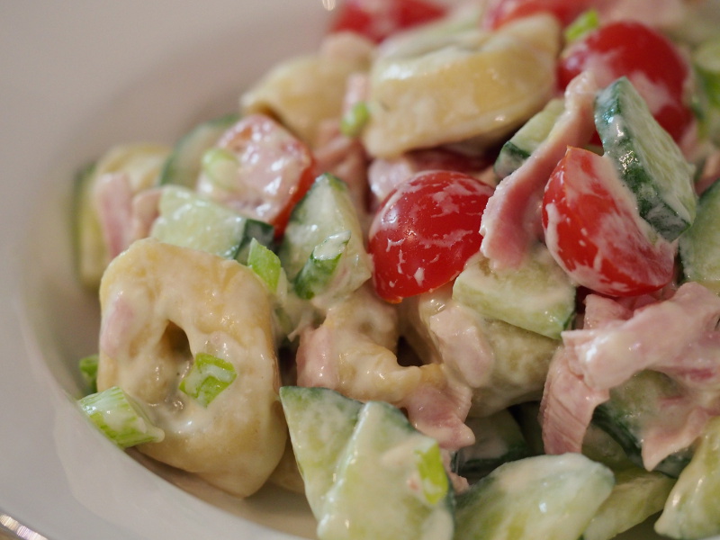 Tortellini Salat mit Gurke und Schinken (4 Portionen) – Bunte ...