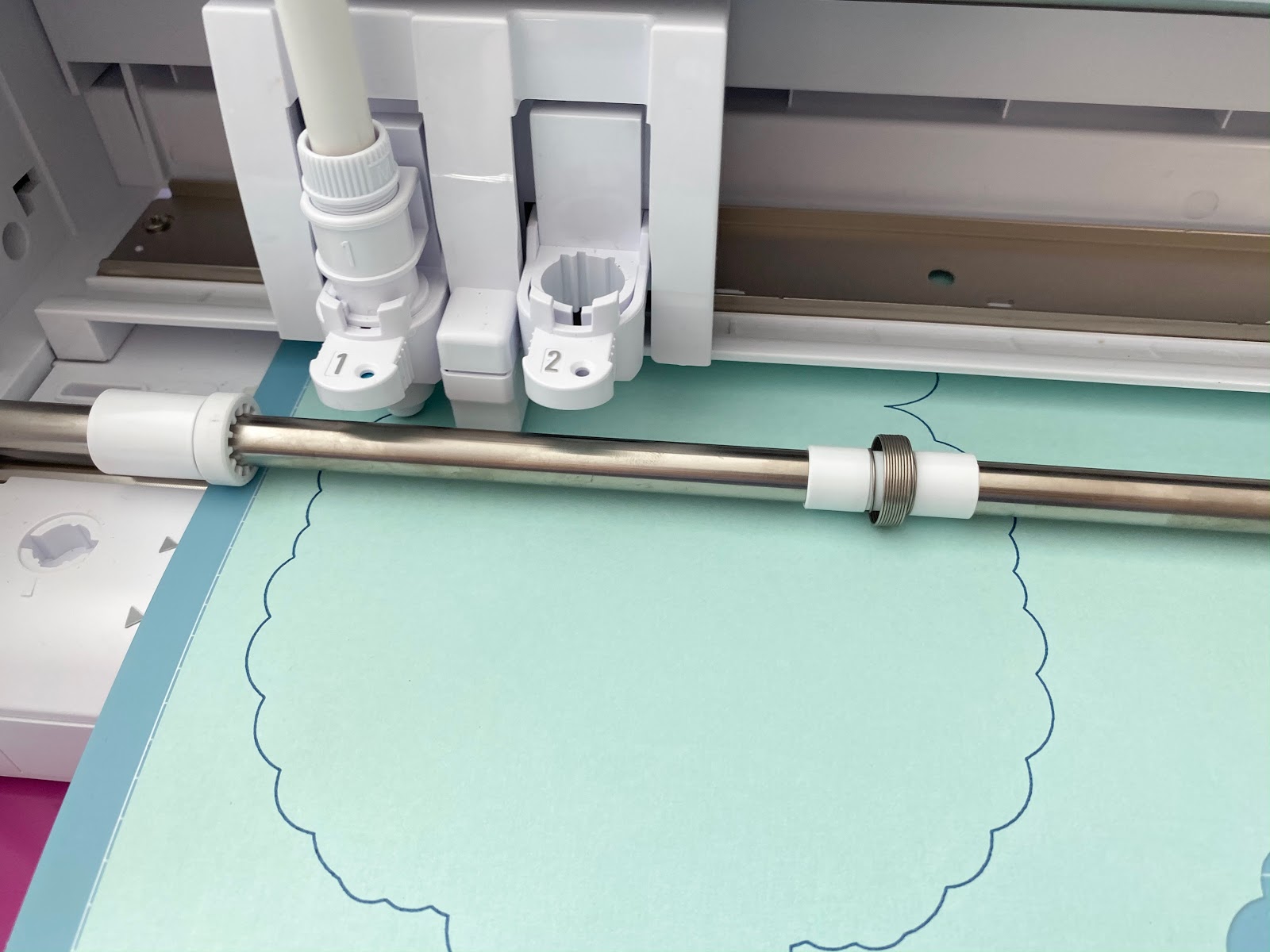 How to Use (Game Changing) Silhouette CAMEO 4 Pen Holder Silhouette