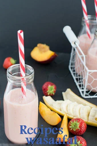 Nectarine strawberry and banana smoothie