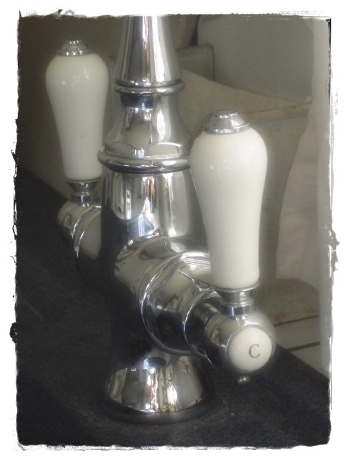 Shabby Landhaus: Ein neuer Wasserhahn.....