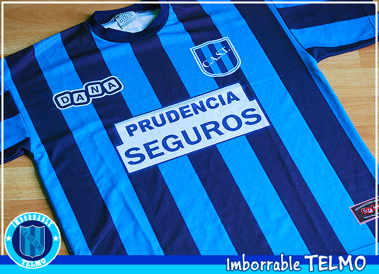 En 2006, San Telmo ganó en Villa Crespo usando la camiseta de Cuarta
