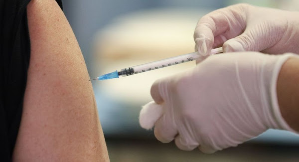 Τι ισχύει για όσους έχουν εμβολιαστεί: Μεταδίδουν τον κορονοϊό; Πόσο διαρκεί η ανοσία;