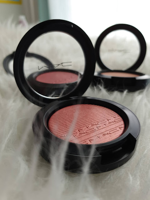 Extradimension Blushes de Mac Cosmetics: Coloretes con luz propia.