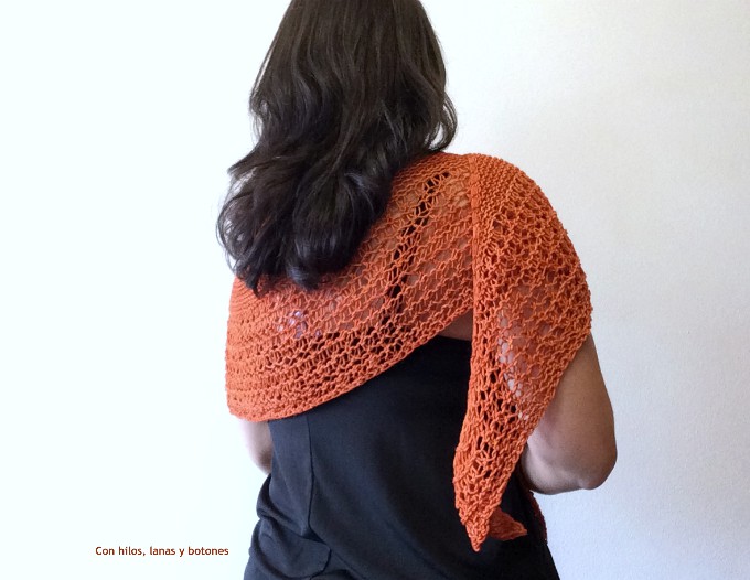 Con hilos, lanas y botones: Rosewater Shawl (Woolenberry)