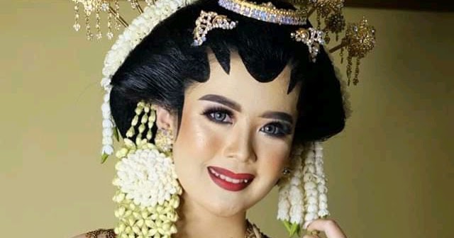 Titin Yulistiana: Tata Rias Adat Jawa Soloan