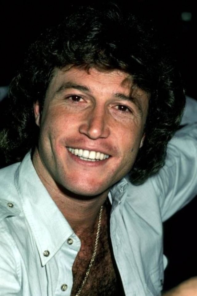 44 Amazing Color Photos of Andy Gibb in the 1970s and 1980s.