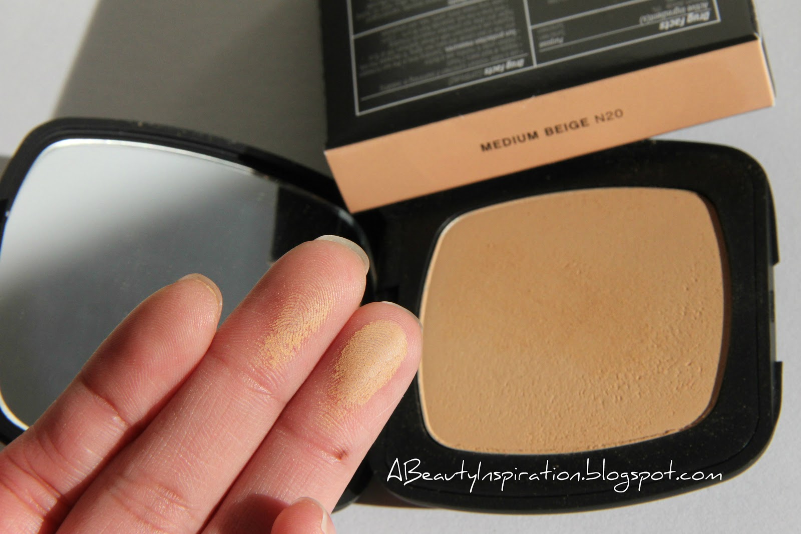 Bare Minerals Ready Foundation SPF 20 Medium Beige N20