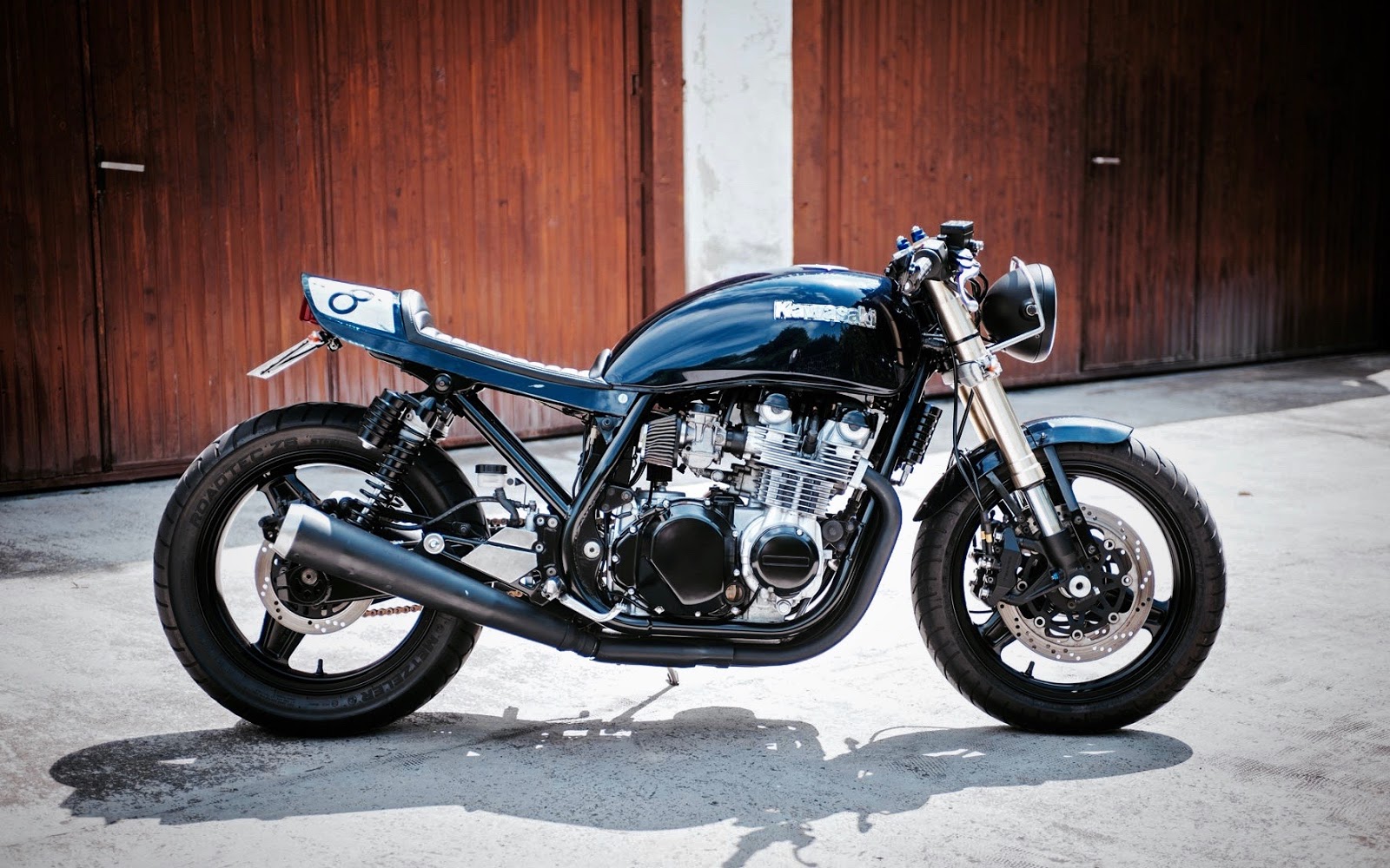 DVG Zephyr Inazuma café racer