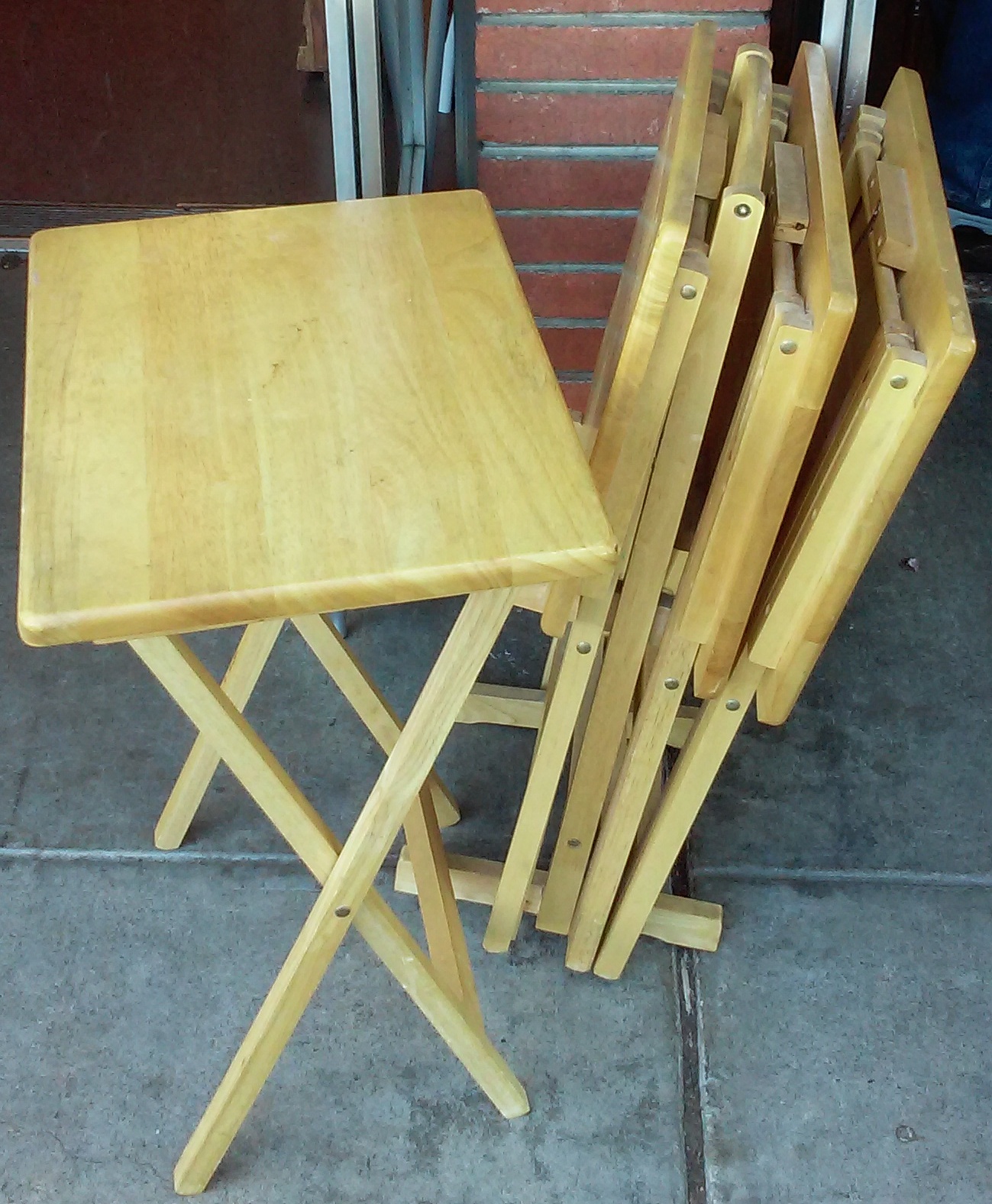 UHURU FURNITURE & COLLECTIBLES SOLD Set of 4 Ashwood TV Trays with