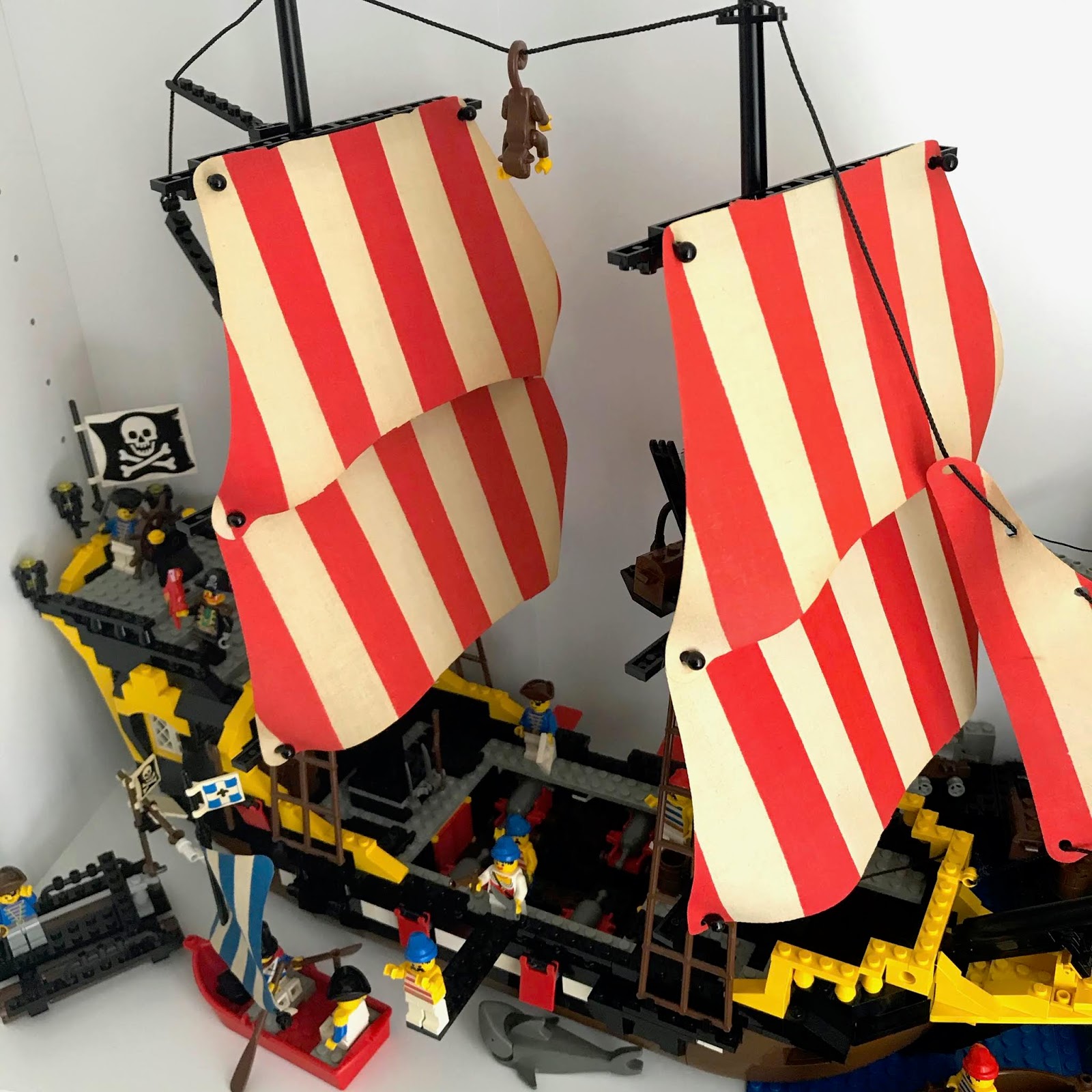 Kinsta presents... LEGO Storage Billy Bookcase/Oxberg Combo Display